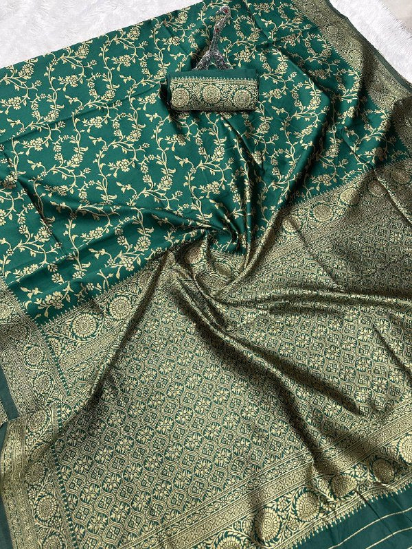 Organic Banarasi Wedding Saree – Lightweight & Breathable