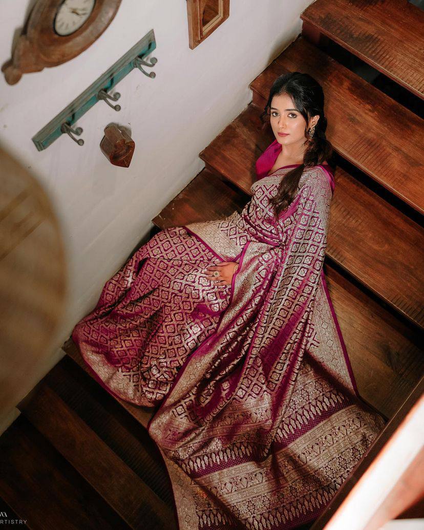 Rich Comfort Organic Banarasi Lichi Silk Wedding Saree